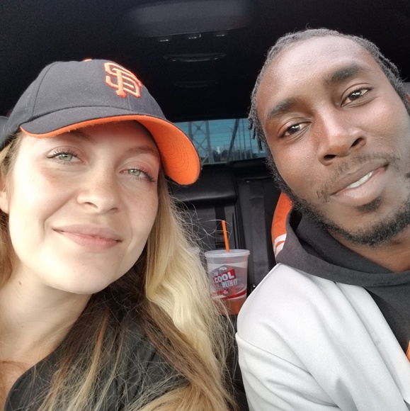 Meet your Posher, Candice - Picture 2 of 2